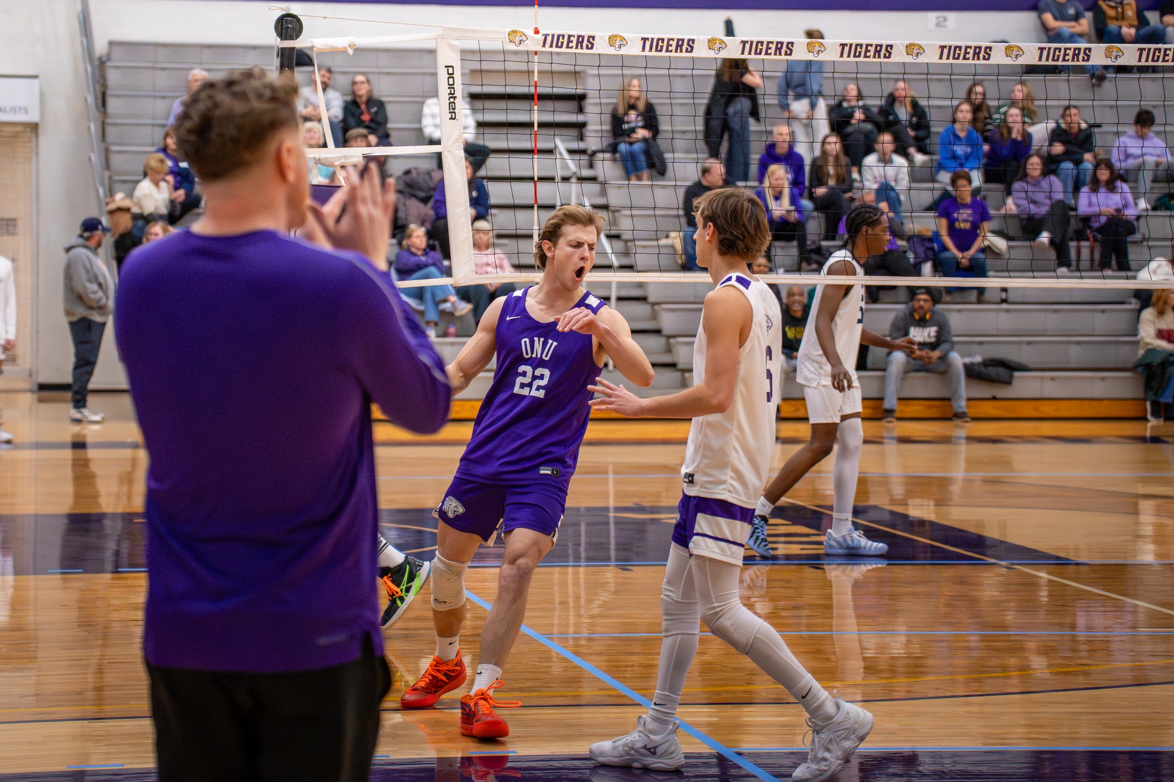 MEN'S VOLLEYBALL STARTED OFF THE SEASON WITH HOME TOURNAMENT FOUR-MATCH STRETCH