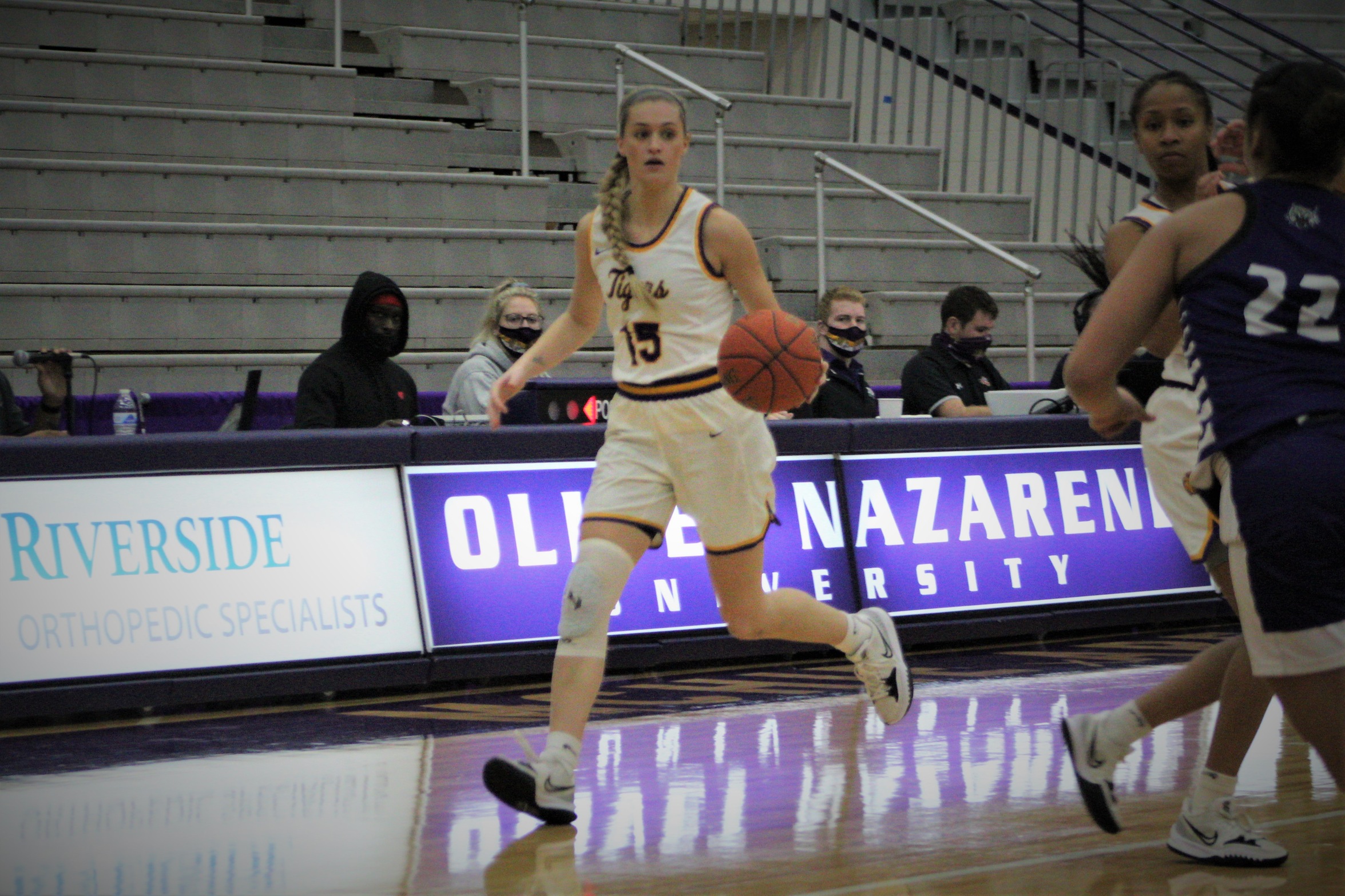 MYERS RECORDS 1,000 CAREER POINTS AS ONU DOWNS LC 107-88