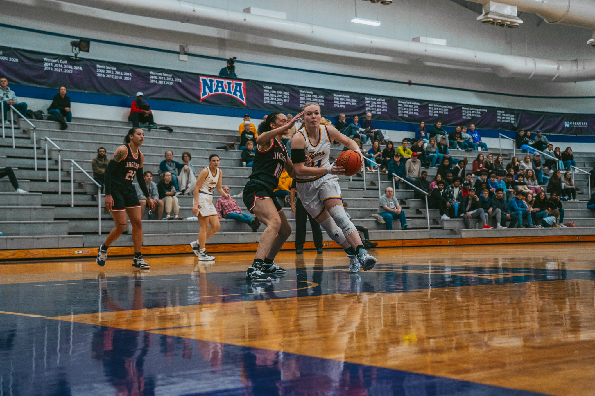 TIGERS FALL LATE TO THE REDHAWKS ON THE ROAD