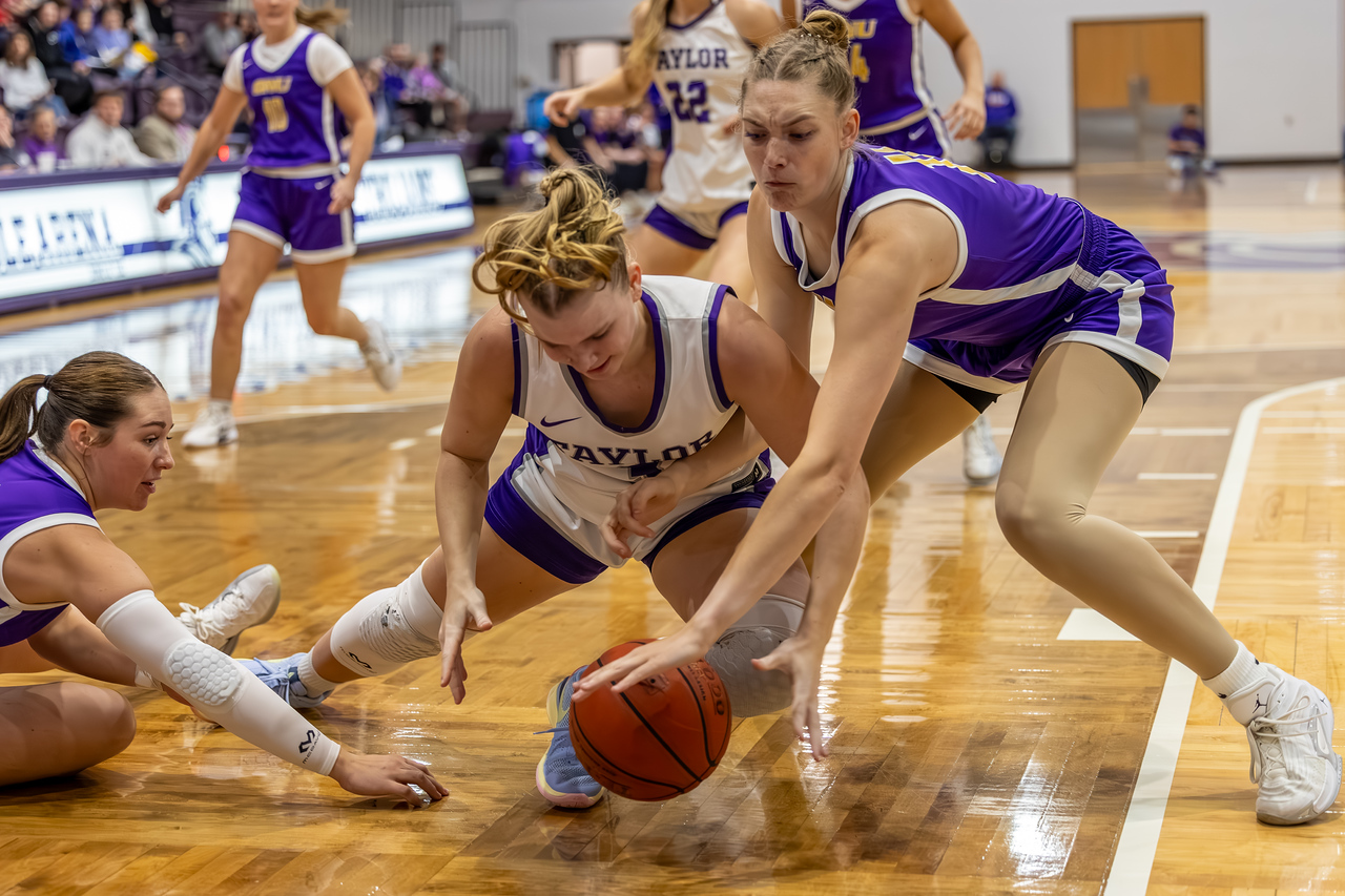 TIGERS FALL SHORT IN ONE-POINT HEARTBREAKER AT SIENA NEIGHTS
